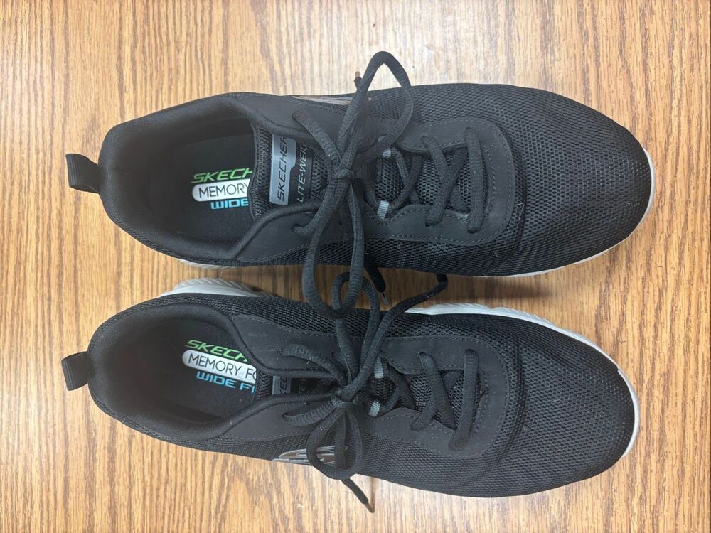 Men’s Skechers sneakers